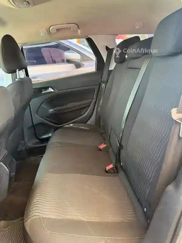 Peugeot 308 2017 - Vue 3