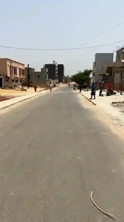 Terrain 400 Mètres Carrés à Vendre à Saly Sén à Mbour - Vue 1