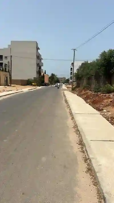 Terrain 400 Mètres Carrés à Vendre à Saly Sén à Mbour - Vue 2