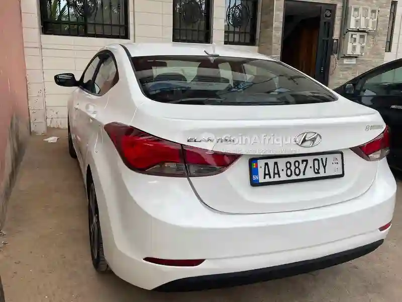 Hyundai Elantra 2015 - Vue 2