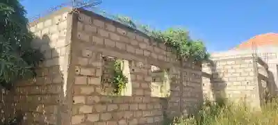 Maison Inachevé à Vendre à Mbour - Vue 1