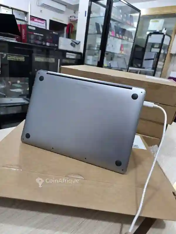 PC Macbook Pro M1 2020 13 Pouce - Vue 3