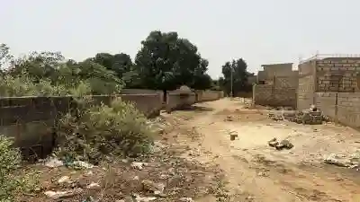 Terrain 600 Mètres Carrés à Vendre à Saly Sén à Mbour - Vue 2