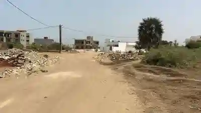 Terrain 600 Mètres Carrés à Vendre à Saly Sén à Mbour - Vue 3