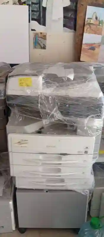 Imprimante Ricoh MP C307 - Vue 2