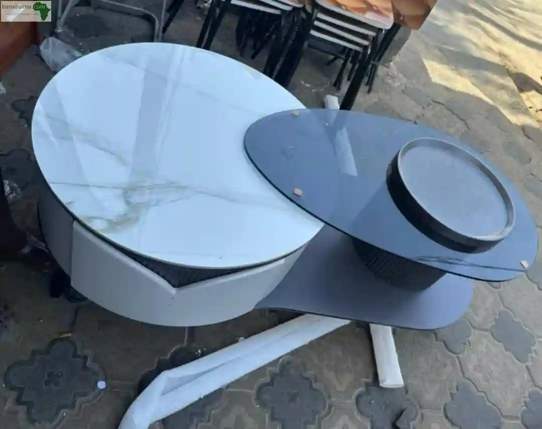 Tables Basses Modernes Disponibles - Vue 1