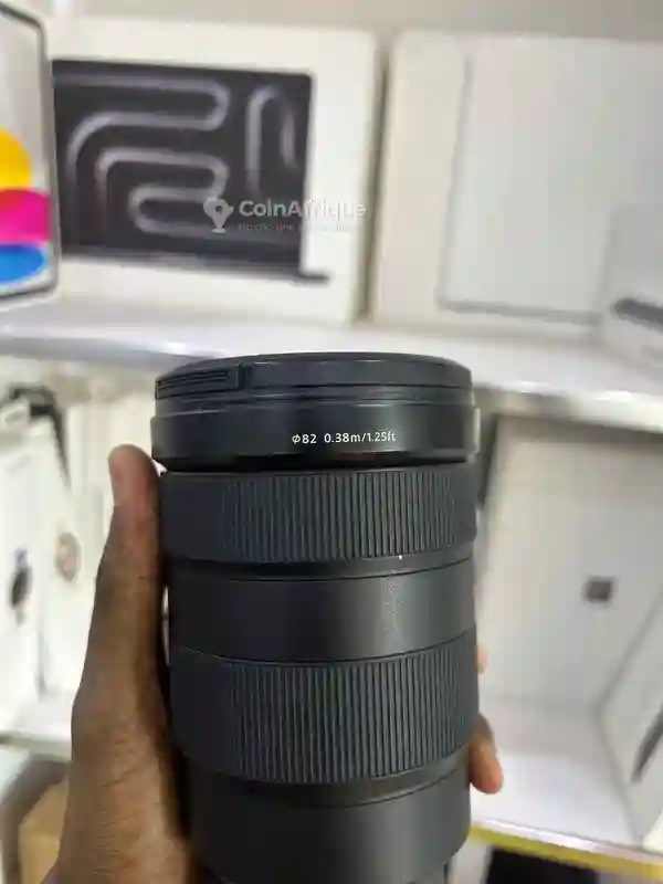 Objectif Sony 24-70mm - Vue 2