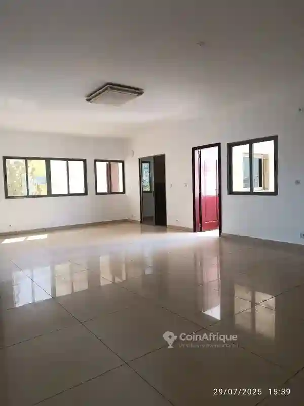 Location Appartement Pour Bureau à à Fann-mermoz - Vue 1