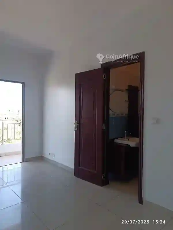 Location Appartement Pour Bureau à à Fann-mermoz - Vue 2