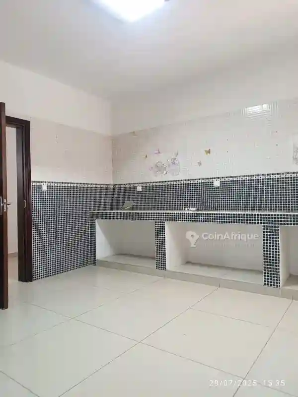 Location Appartement Pour Bureau à à Fann-mermoz - Vue 3