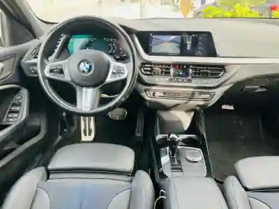 BMW Serie 1 Venant 2023 à Dakar - Vue 1