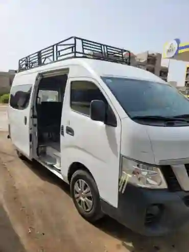 Location DE Mini BUS Nissan 12 Places