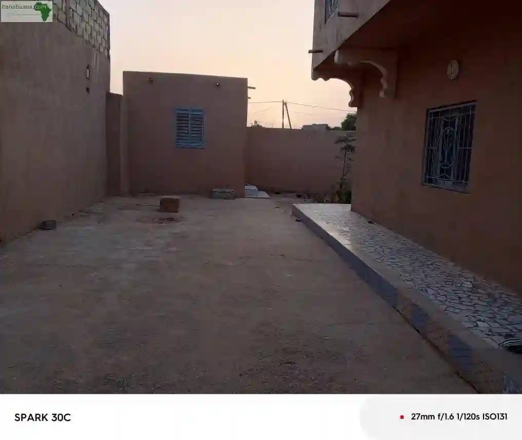 Maison de 3 Chambres Salon à Louer à Saly - Vue 1