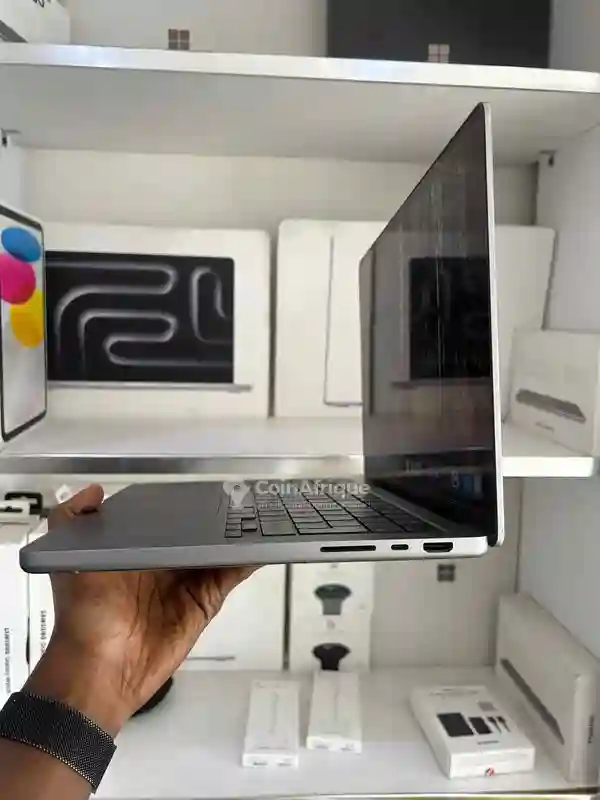 Macbook pro 2021 16 Pouces - m1 pro | 32gb ram | 1 Téra - Vue 3