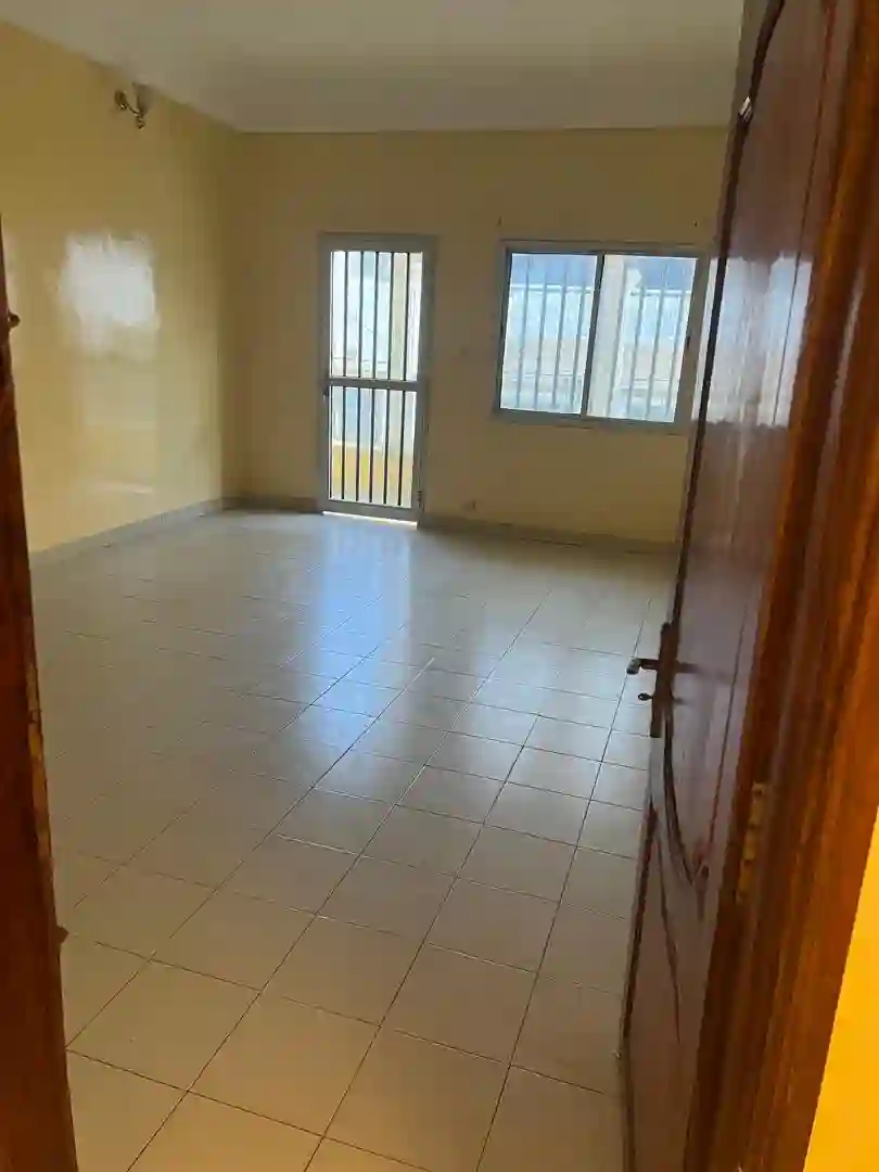 salon à louer cité damel