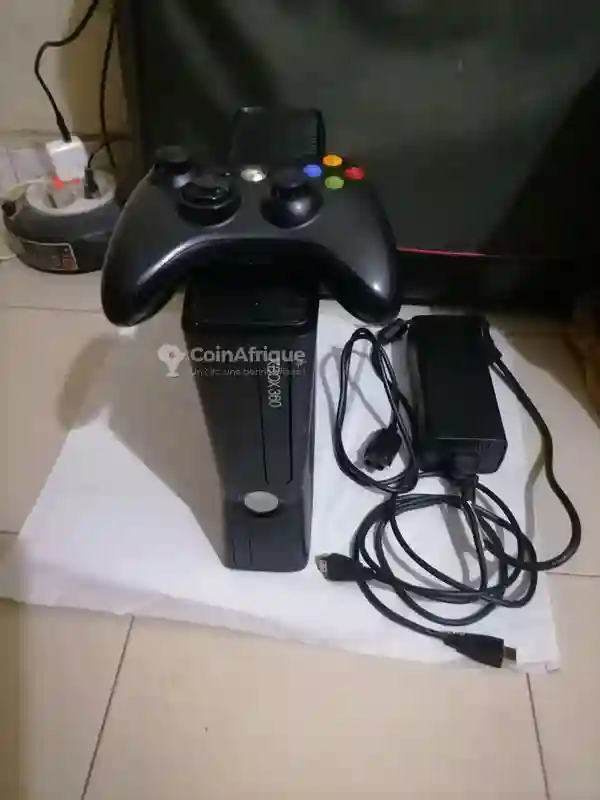 Xbox 360 Slim Flashé - Vue 1