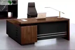 “Le Bureau qui Impose le Respect”