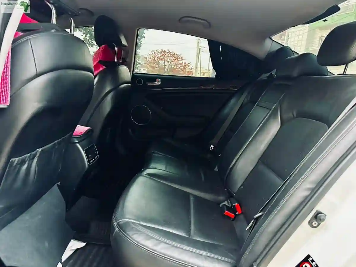 Kia K7année 2015 - Vue 2