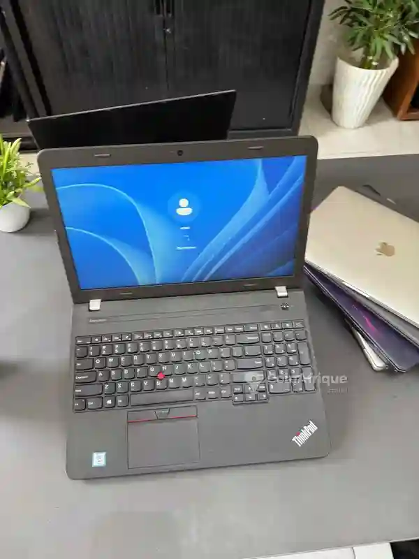 Lenovo i5 6th 500gb ram 16gb - Vue 3