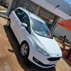 Ford Grand Cmax 2017 à Dakar