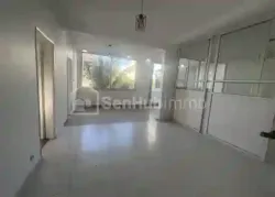 Bureau à Louer au Point E