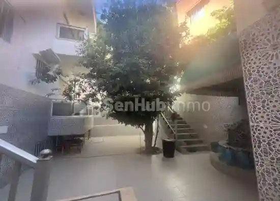 Villa Haut Standing à Vendre au Mermoz - Vue 2