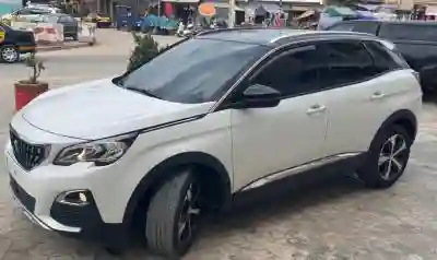 Peugeot 2008 Essence Automatique à Guediawaye - Vue 3