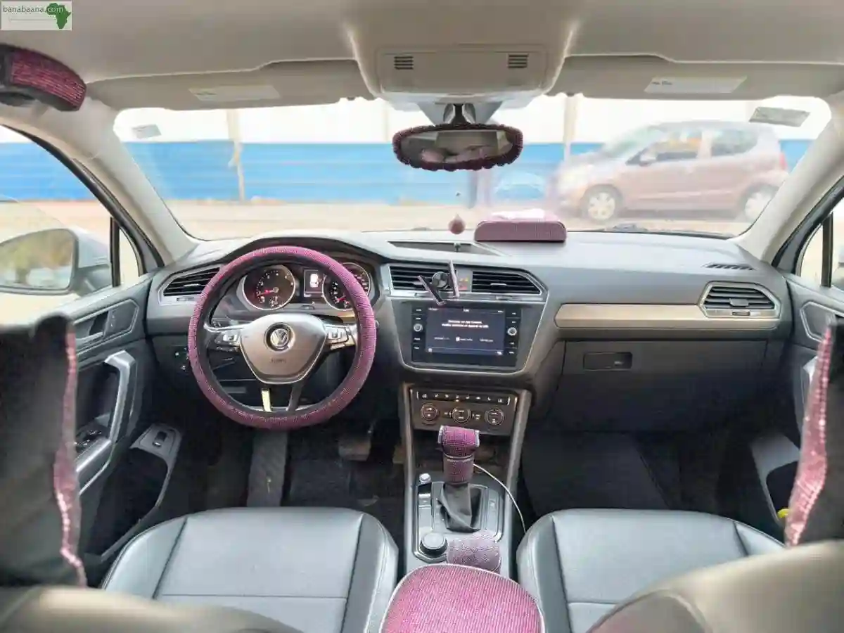 Volkswagen Tiguan 2019 Très bon État - Vue 4