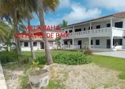 LA Villa Saha "pieds Dans L’eau" A Vendre A Ngaparou