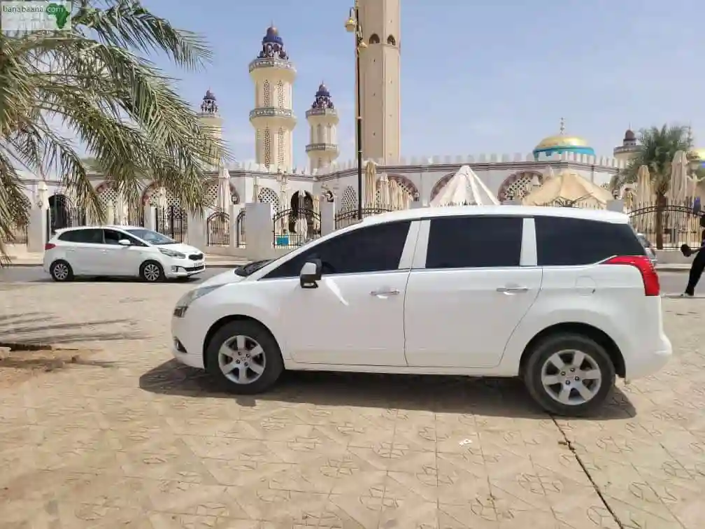 Peugeot 5008 Année 2013 - Vue 2