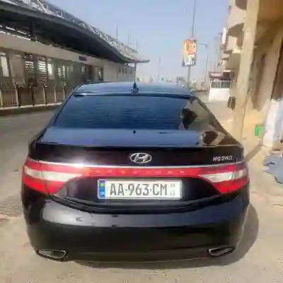 Hyundai Grandeur 2014 à Dakar - Vue 1