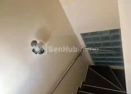 Villa R+2 à Louer à la Cité Tobago - Vue 2