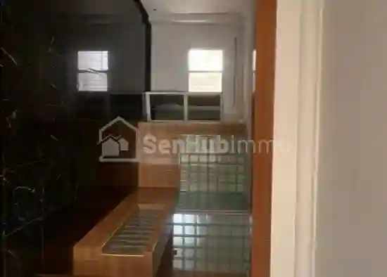 Villa R+2 à Louer à la Cité Tobago - Vue 4