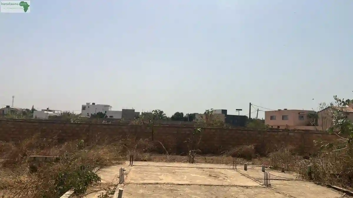 Terrain de 688 Mètres Carrés à Vendre à S - Vue 2