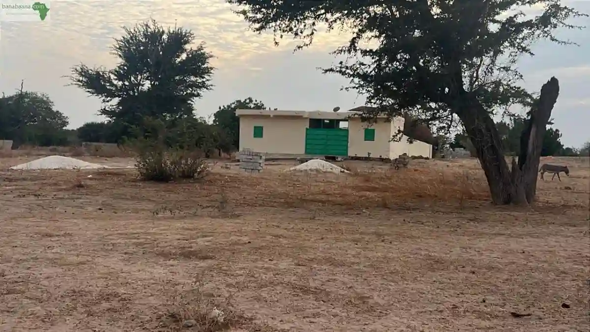 Terrains de 225 Mètres Carrés à Vendre à - Vue 1