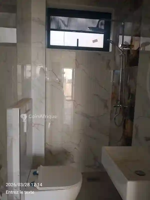 Location Studio F2 Communiqué Haut Standing à Sacré Cœur 3 - Vue 1